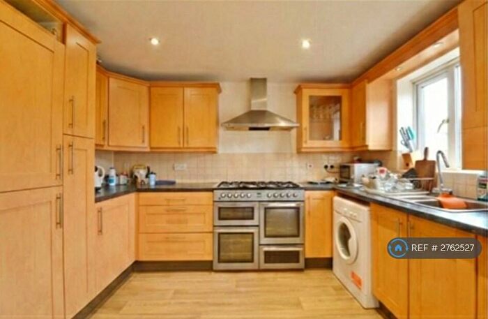 4 Bedroom Semi Detached House To Rent In Keats Court, Horfield, Bristol, BS7