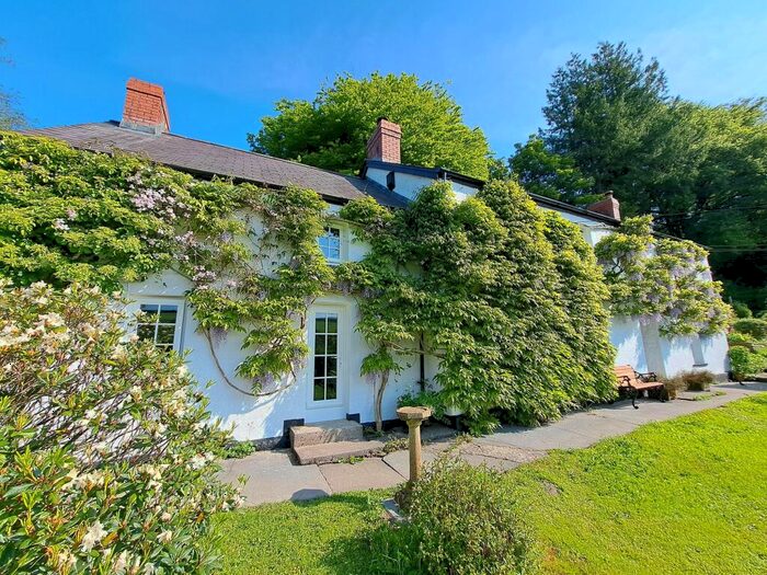 4 Bedroom Detached House For Sale In Penybont, Carmarthen, SA33