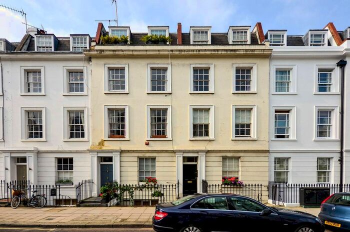 1 Bedroom Flat To Rent In Westmoreland Terrace, Pimlico, London, SW1V