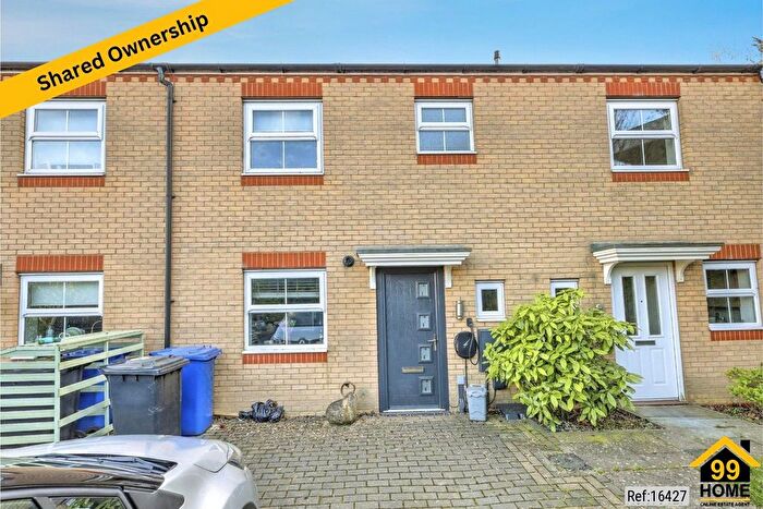 3 Bedroom Terraced House For Sale In Walkers Way, Northants, NN7