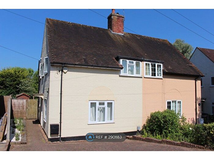 3 Bedroom Semi-Detached House To Rent In Elmside, Guildford, GU2