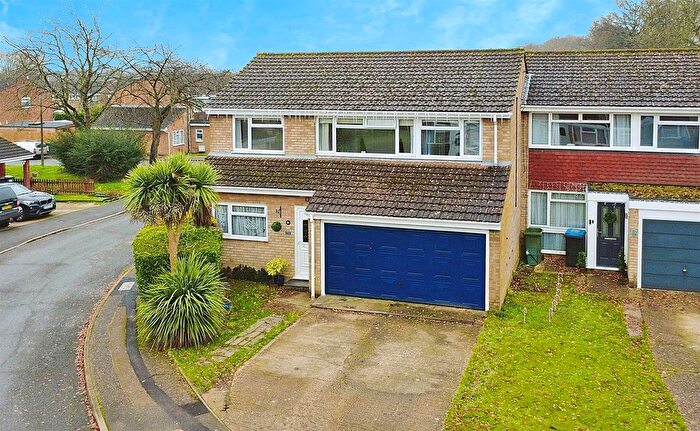 5 Bedroom Semi-Detached House For Sale In Sarratt Avenue, Hemel Hempstead, HP2