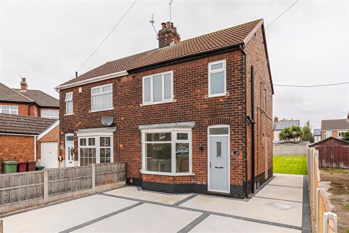 3 Bedroom Semi-Detached House To Rent In Bushfield Road, Scunthorpe, DN16