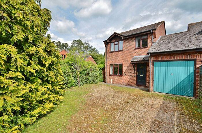 3 Bedroom Detached House For Sale In Clifden Road, Worminghall, HP18