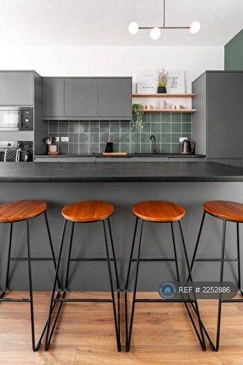 2 Bedroom Flat To Rent In Tobacco Wharf, Liverpool, L5