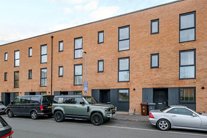 3 Bedroom Terraced House For Sale In Ellis Avenue, Dagenham, RM8
