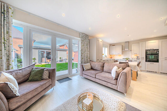 4 Bedroom Detached House For Sale In Lave Way, Caldicot, NP26