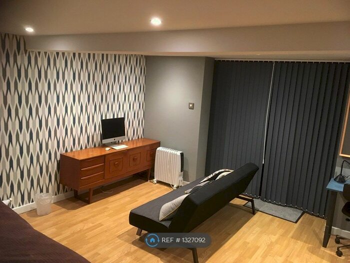 Studio To Rent In Greystones, Sheffield, S11