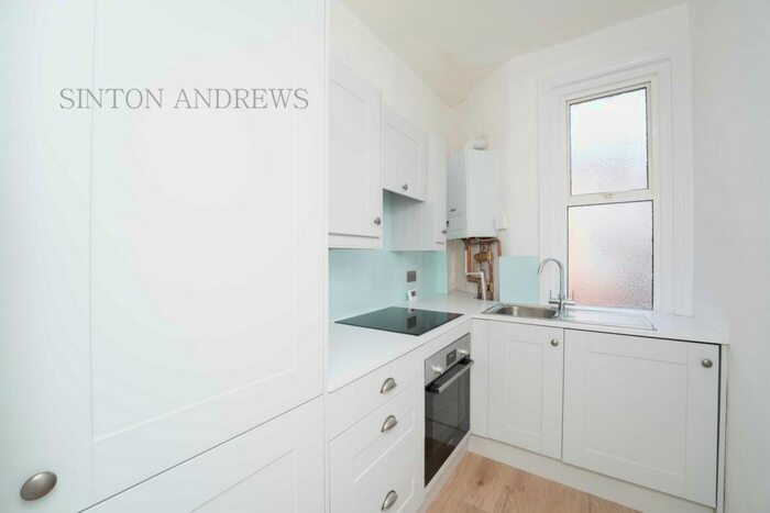 2 Bedroom Flat To Rent In Milton Road, Hanwell, W7