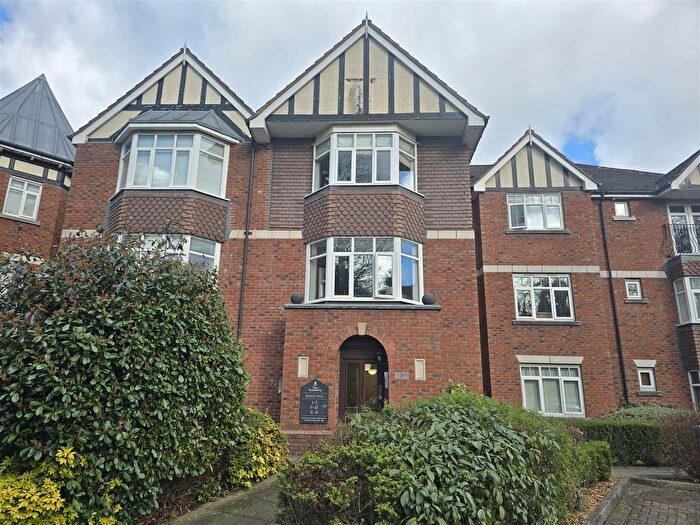 2 Bedroom Flat To Rent In Wake Green Road, Moseley, Birmingham, B13