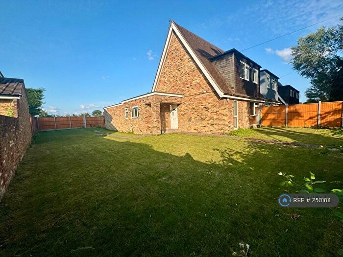 3 Bedroom Semi-Detached House To Rent In Whites Lane, Windsor, SL3