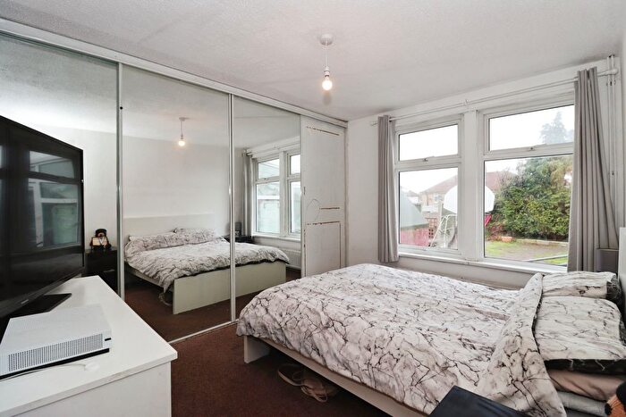 2 Bedroom Bungalow For Sale In Old Park Road, Bristol, Somerset, BS11