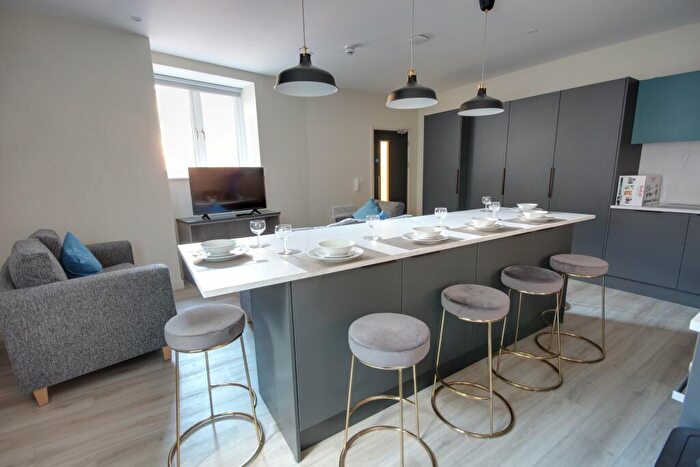 6 Bedroom House To Rent In Silver Street, DH1