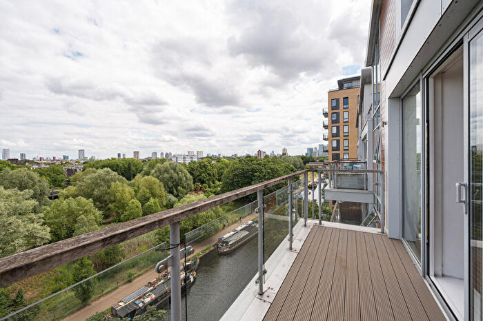1 Bedroom Flat For Sale In Victoria Wharf, Palmers Road, Shoreditch, London, E2