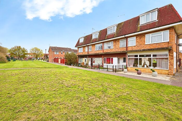 2 Bedroom Maisonette For Sale In Spinney Lane, Alconbury, Huntingdon, PE28