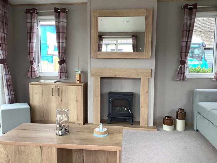 2 Bedroom Lodge For Sale In Dymchurch Road, New Romney, TN28
