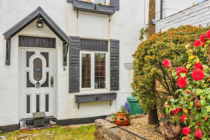 2 Bedroom Detached House For Sale In Eaton Place, Paignton, TQ4