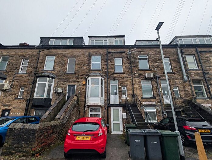 1 Bedroom Flat To Rent In Bingley Road, Shipley, BD18