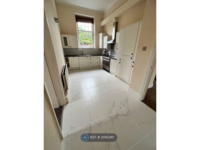 3 Bedroom Flat To Rent In Grafton Street, Northampton, NN1