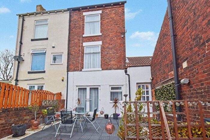 3 Bedroom Semi Detached House For Sale In Lower Wortley Road, Leeds, West Yorkshire, LS12