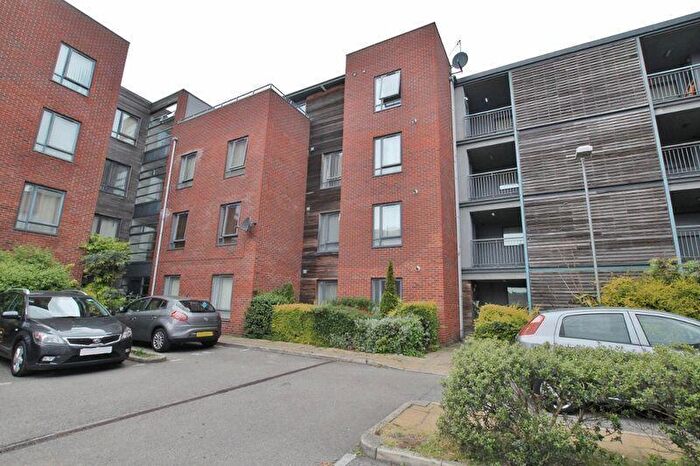 2 Bedroom Flat To Rent In Carlett View, L19