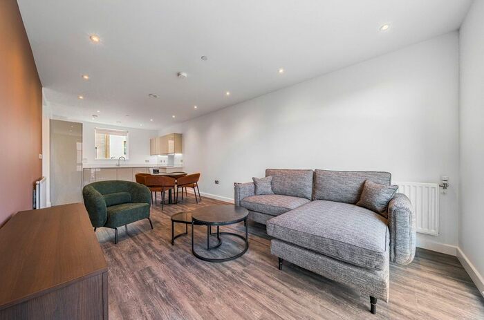 2 Bedroom Flat To Rent In Dawes Street, London, SE17