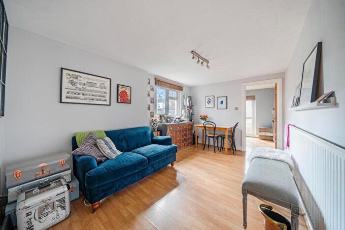 1 Bedroom Flat For Sale In Champion Road, Sydenham, London, SE26