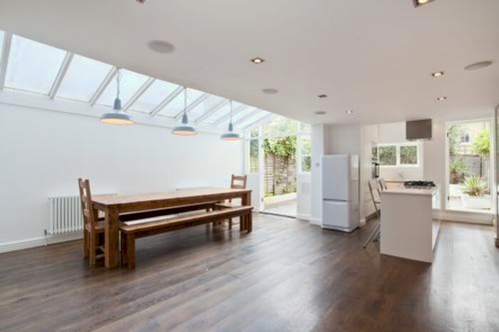 2 Bedroom Flat To Rent In Dempster Road, Wandsworth, SW18