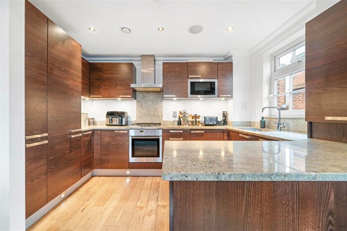 2 Bedroom Flat To Rent In Constable Mews, Bromley, BR1