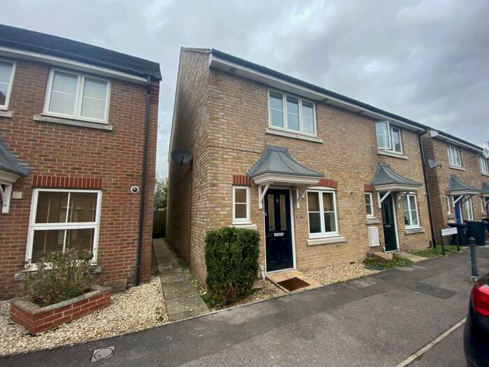3 Bedroom House To Rent In Headlands Grove, Swindon, SN2