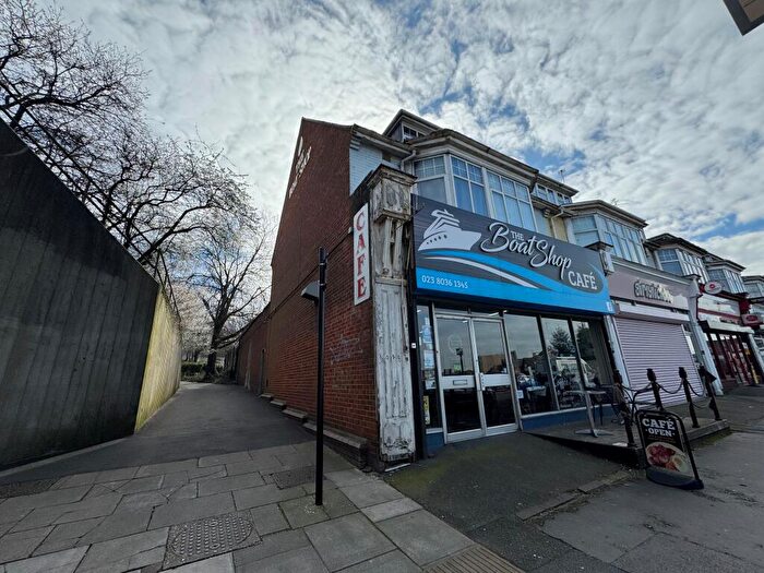 2 Bedroom Flat To Rent In The Colonnade, Woolston, SO19