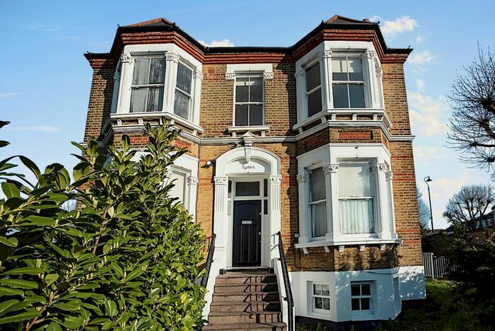 2 Bedroom Flat To Rent In Pepys Road, London, SE14