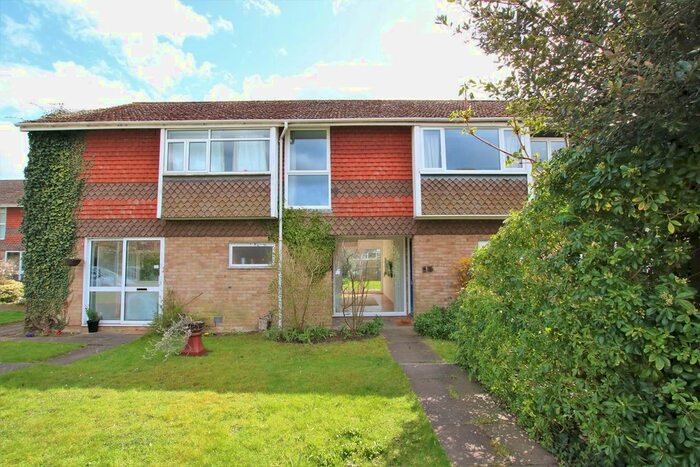 3 Bedroom Terraced House To Rent In Highfield Close, Wokingham, RG40