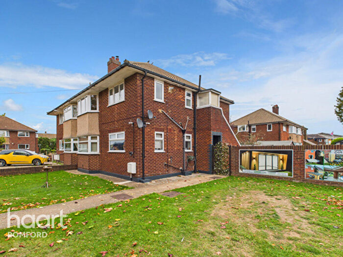 2 Bedroom Maisonette For Sale In Lowlands Gardens, Romford, RM7
