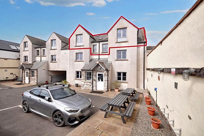 2 Bedroom Flat For Sale In Harbour Row, Isle Of Whithorn, DG8