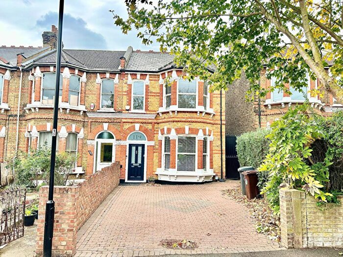 5 Bedroom House To Rent In Wallwood Road, Leytonstone, E11