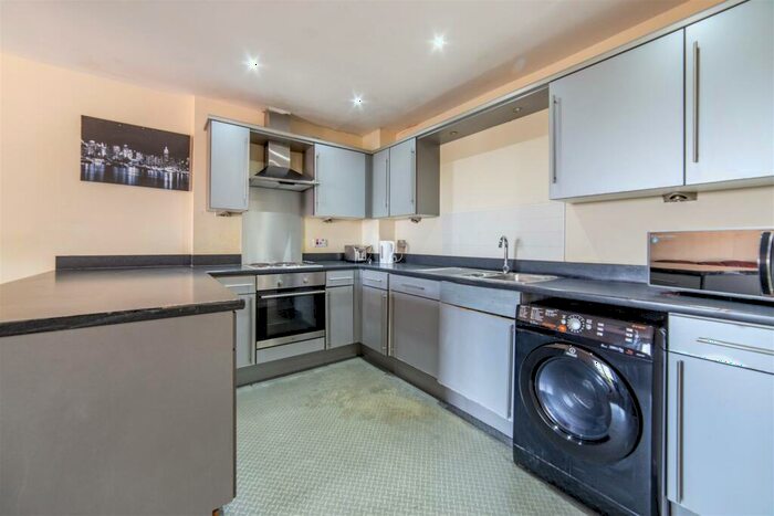 5 Bedroom Apartment To Rent In £pppw - Melbourne Street, City Centre, NE1