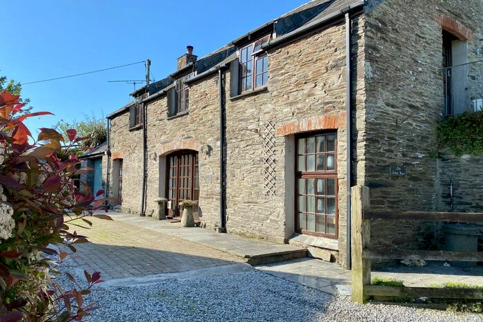 3 Bedroom Barn Conversion For Sale In The Long Barn, Wadebridge, PL27