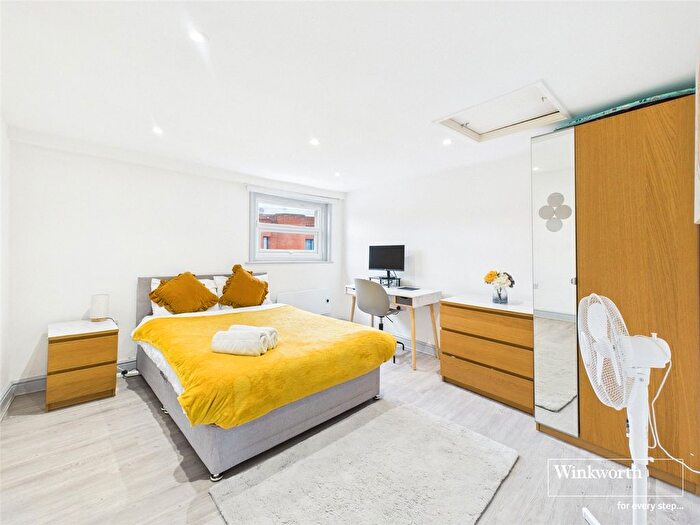 2 Bedroom Flat To Rent In Castle Street, Reading, Berkshire, RG1