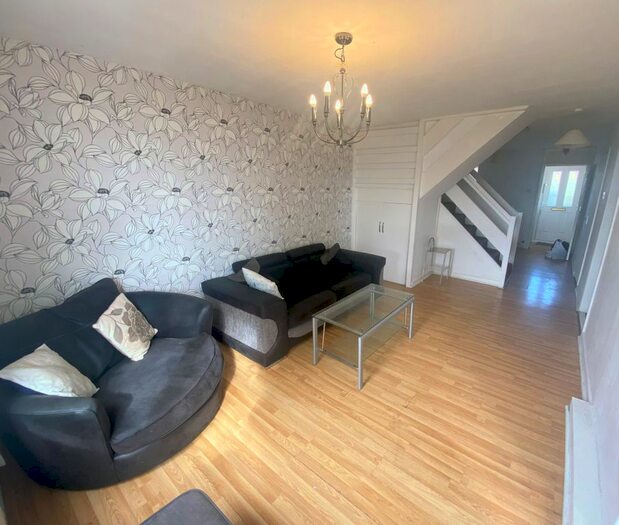 2 Bedroom Maisonette To Rent In Wellington Walk, Washington, NE37