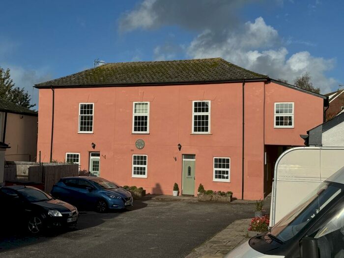 2 Bedroom Semi-Detached House To Rent In Kenton Mews, Kenton, EX6