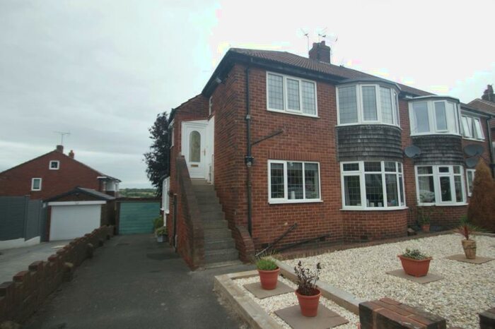 2 Bedroom Apartment To Rent In Kirkwood Avenue, Cookridge, Leeds, LS16