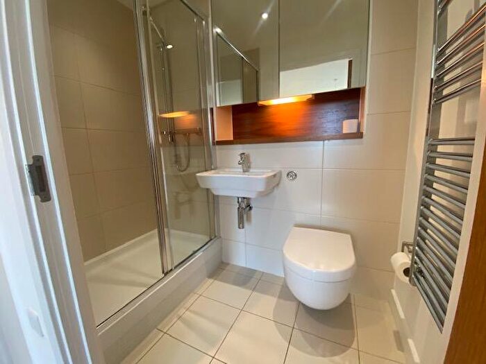 2 Bedroom Property To Rent In Dock Head Road, Chatham, ME4