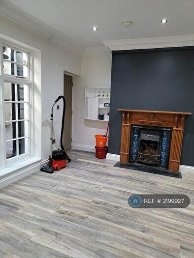 2 Bedroom Flat To Rent In Danbury Street, London, N1