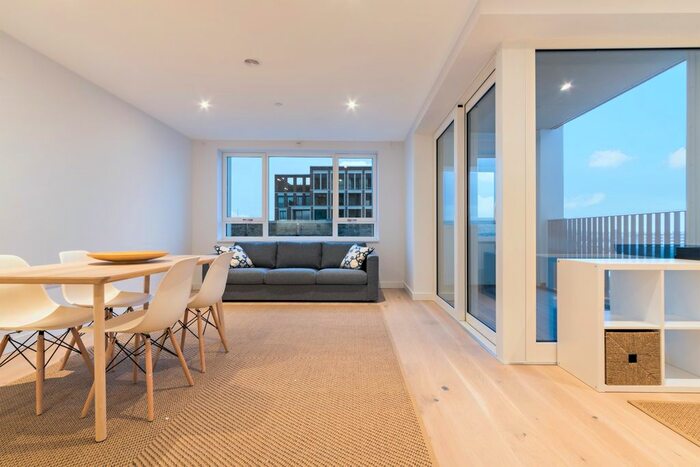 1 Bedroom Flat To Rent In Walworth Road, Elephant Amp; Castle, London, SE17