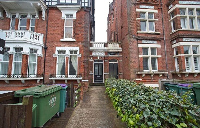 2 Bedroom Flat To Rent In Castle Hill Avenue, Folkestone, Kent, CT20