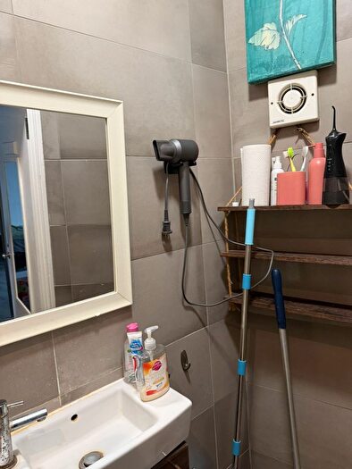 Studio To Rent In Commercial Road, London, E1