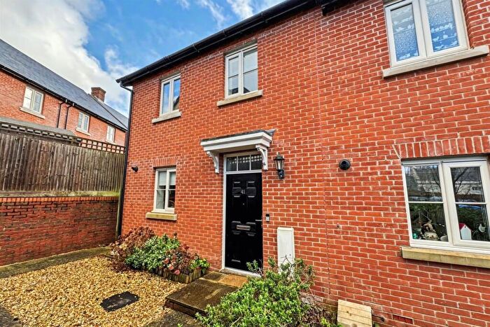 2 Bedroom End Of Terrace House For Sale In Winchester Village, SO22