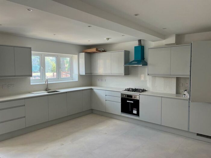 4 Bedroom Semi-Detached House To Rent In Wigram Road, London, E11