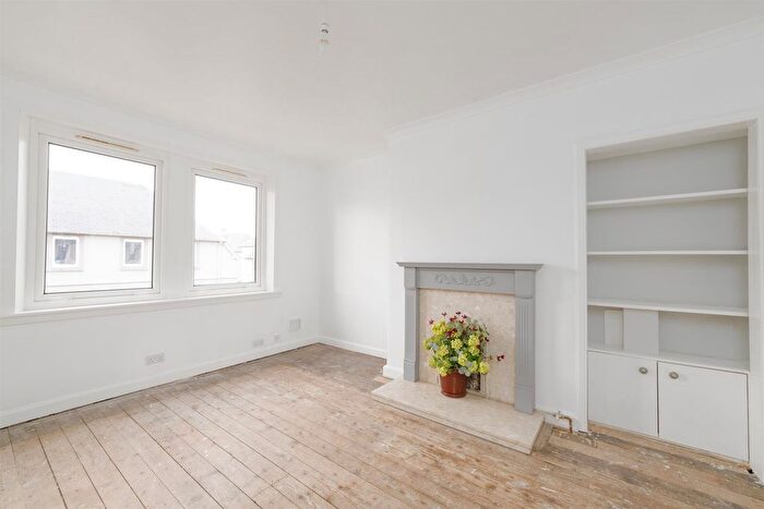 2 Bedroom Flat For Sale In Orchard Park, Kelso, TD5